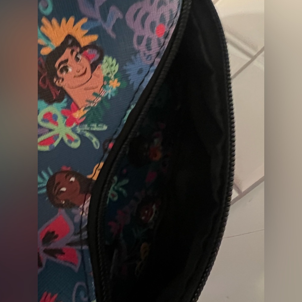 Disney Encanto backpack - Picture 8 of 10